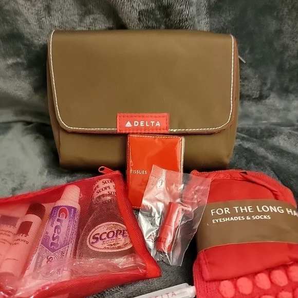 Delta Airlines Elite Business First Class Flight Amenity Kit - Picture 2 of 13